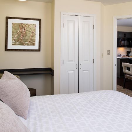 Candlewood Suites Olathe By Ihg Exterior photo