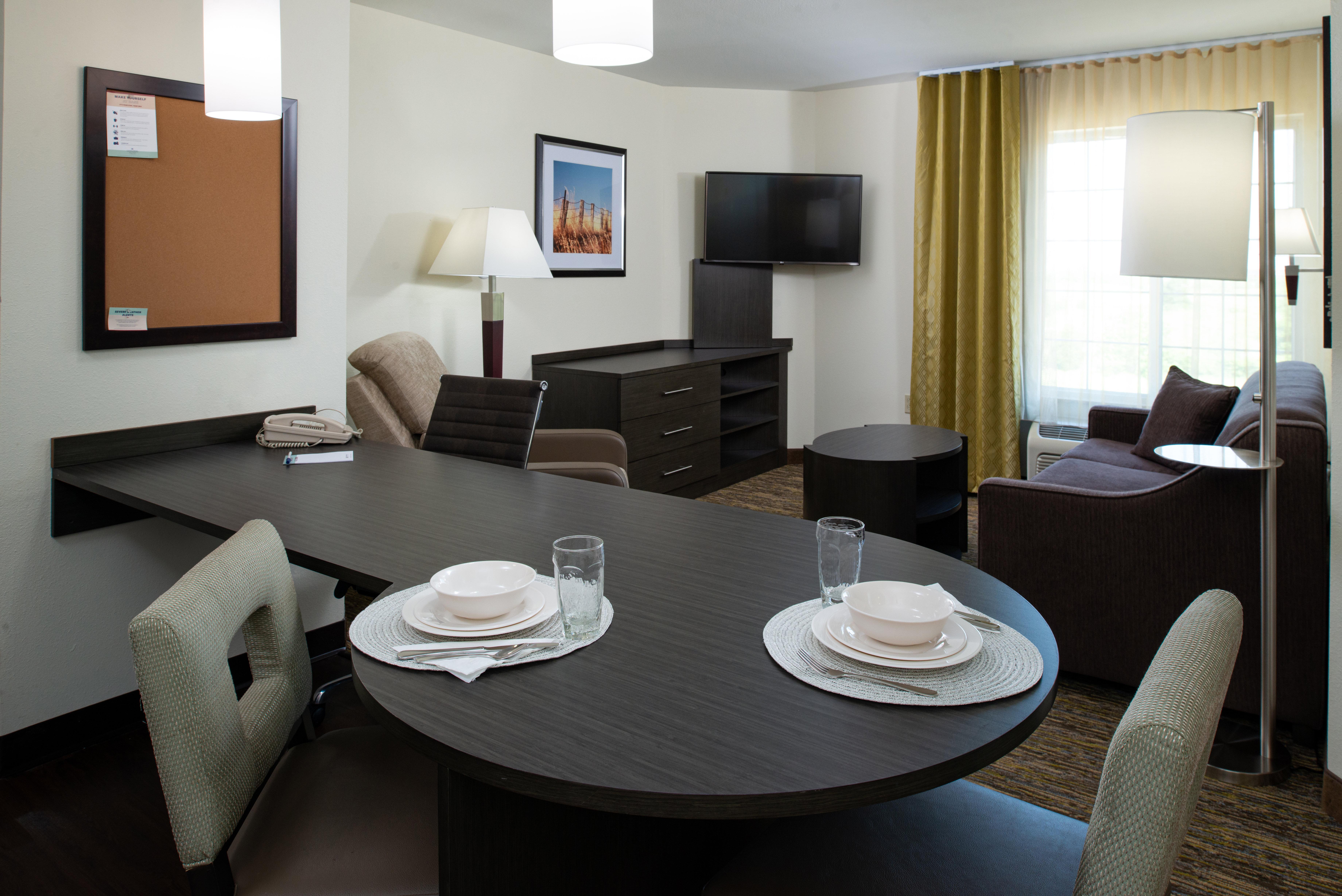 Candlewood Suites Olathe By Ihg Exterior photo