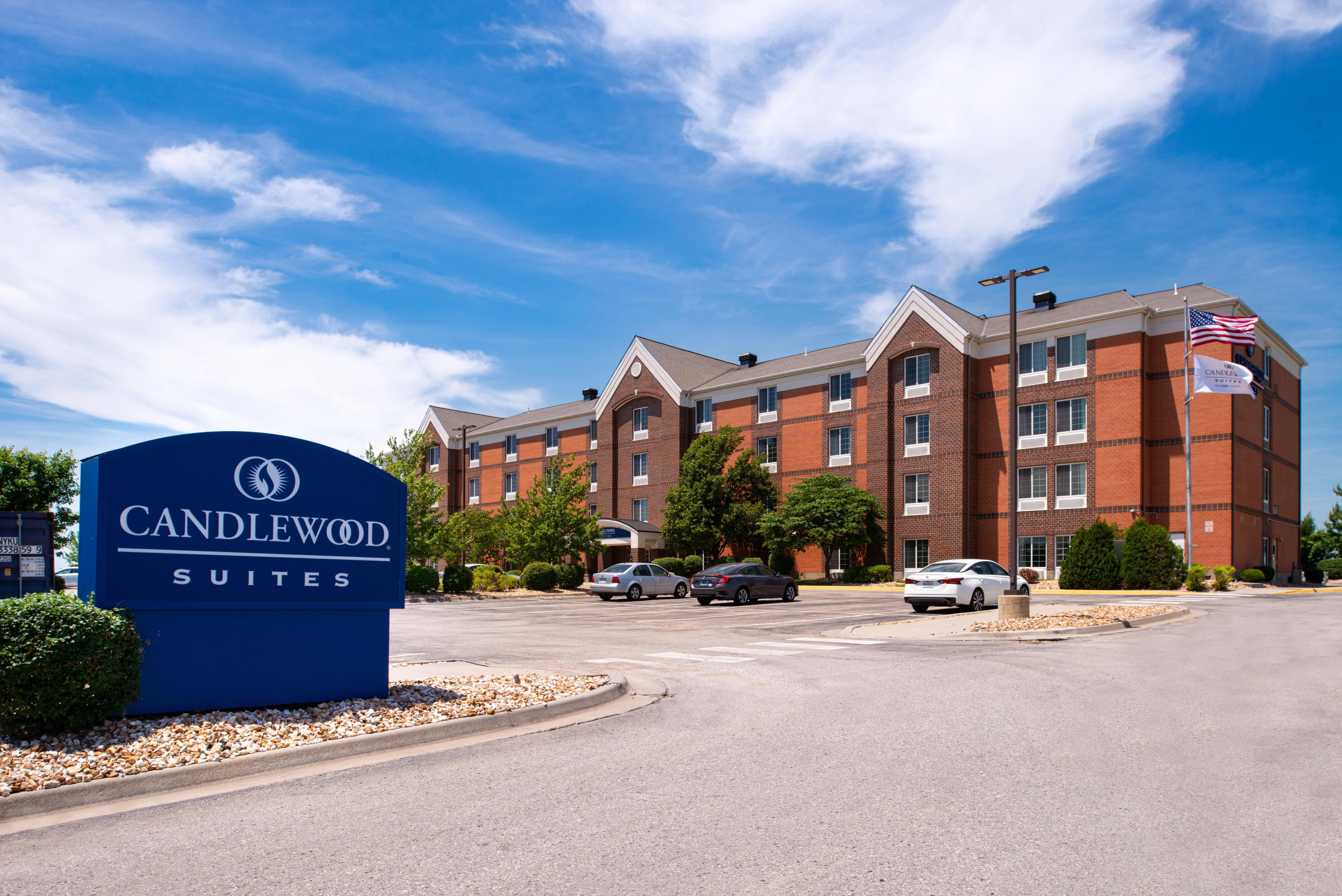 Candlewood Suites Olathe By Ihg Exterior photo