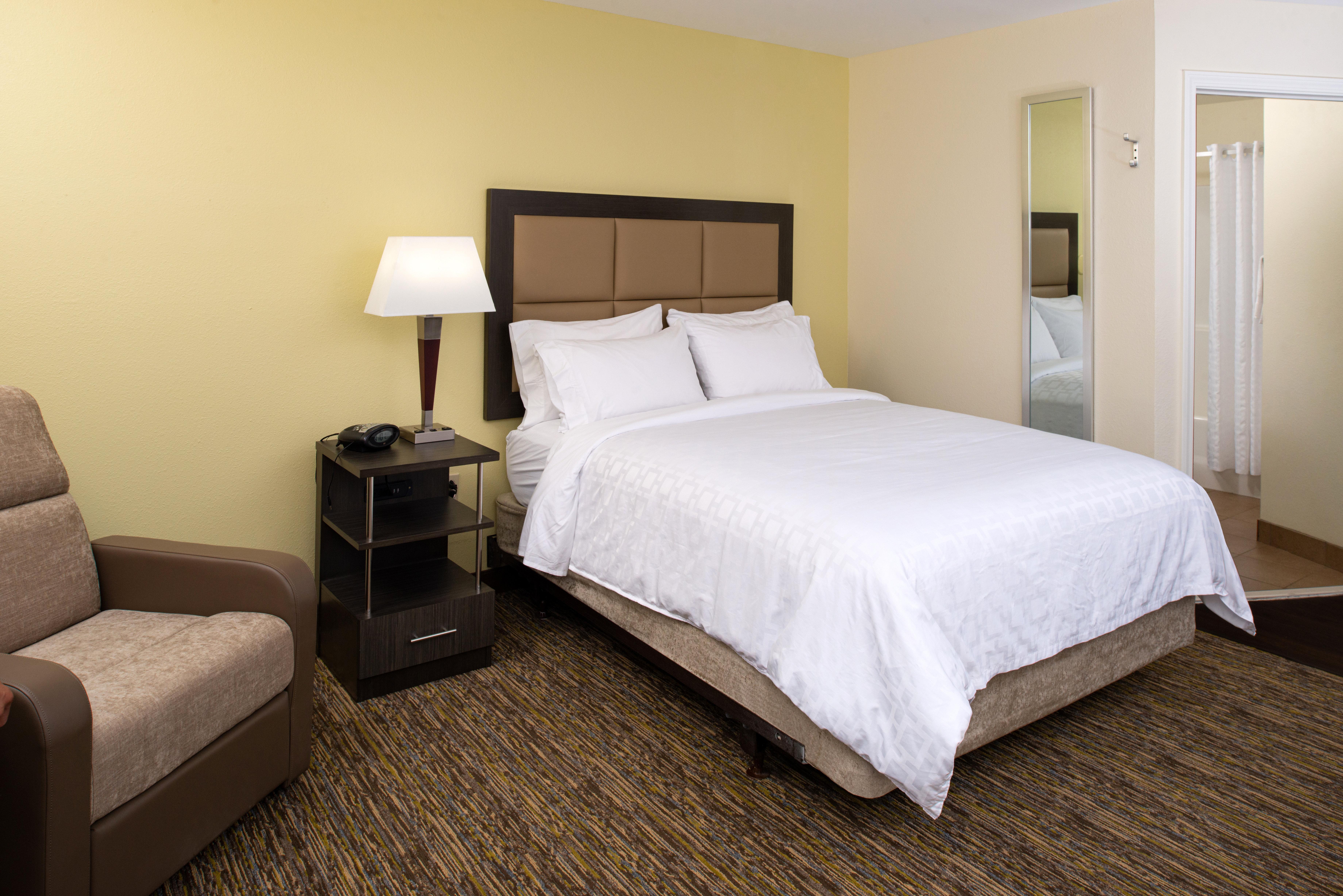 Candlewood Suites Olathe By Ihg Exterior photo