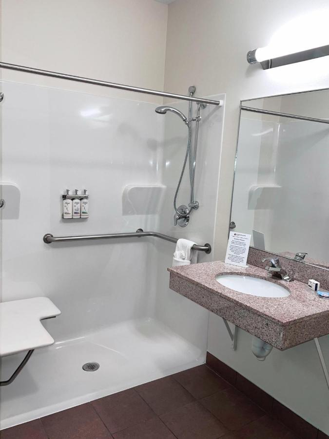 Candlewood Suites Olathe By Ihg Exterior photo